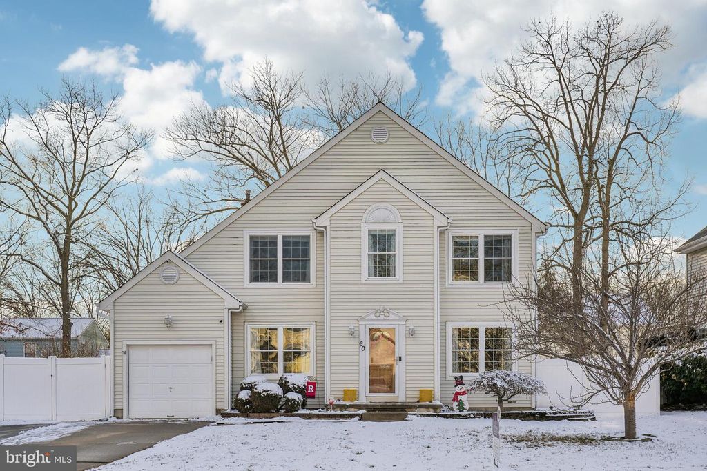 60 WILSON DR, Sicklerville, NJ 08081