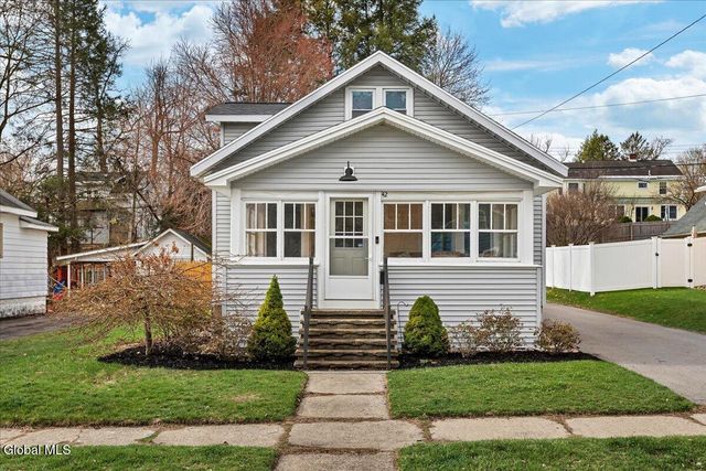 42 Irving Road, Scotia, NY 12302