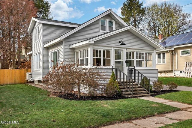 42 Irving Road, Scotia, NY 12302