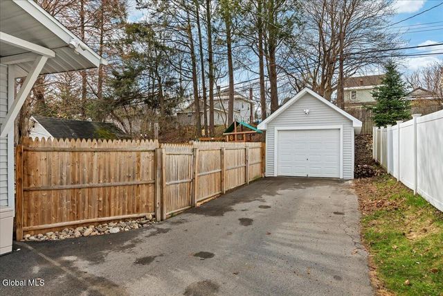 42 Irving Road, Scotia, NY 12302