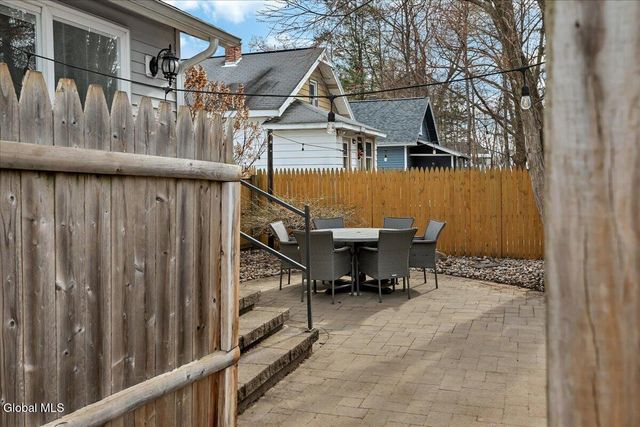 42 Irving Road, Scotia, NY 12302