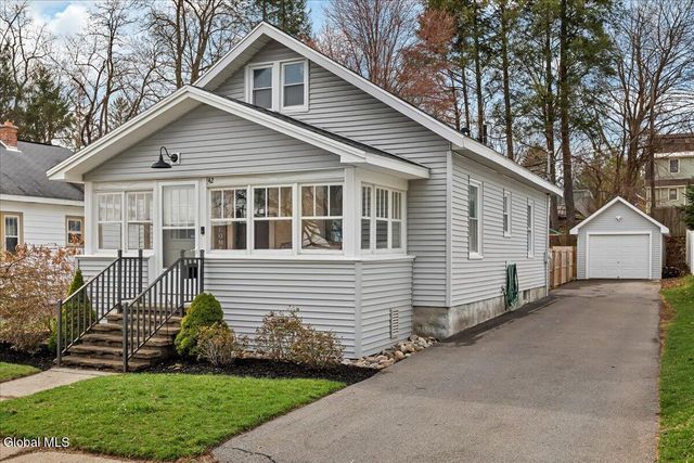 42 Irving Road, Scotia, NY 12302