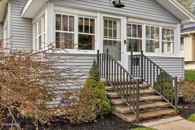 42 Irving Road, Scotia, NY 12302