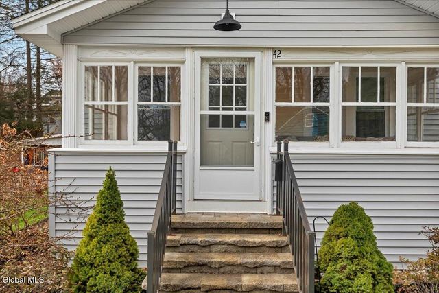 42 Irving Road, Scotia, NY 12302