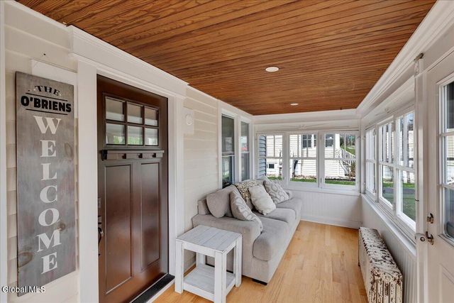 42 Irving Road, Scotia, NY 12302