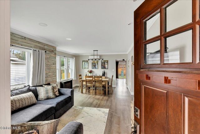 42 Irving Road, Scotia, NY 12302