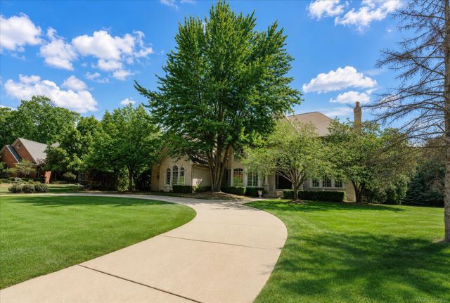 5539 Carrollton Court, Rochester, MI 48306