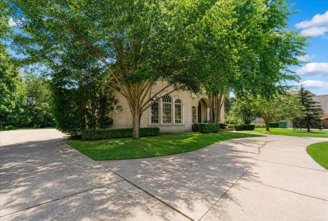 5539 Carrollton Court, Rochester, MI 48306
