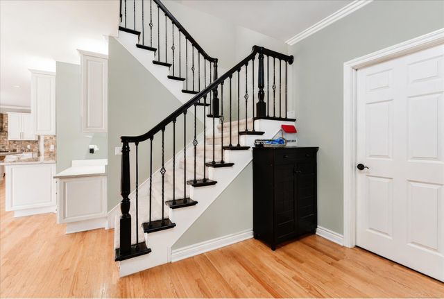 5539 Carrollton Court, Rochester, MI 48306