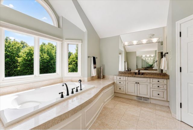 5539 Carrollton Court, Rochester, MI 48306