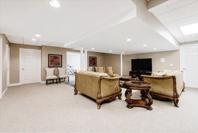 5539 Carrollton Court, Rochester, MI 48306