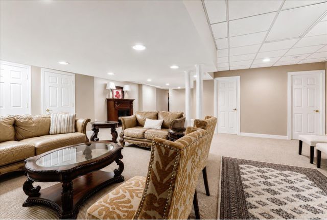 5539 Carrollton Court, Rochester, MI 48306