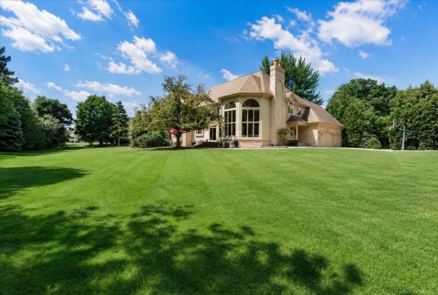 5539 Carrollton Court, Rochester, MI 48306