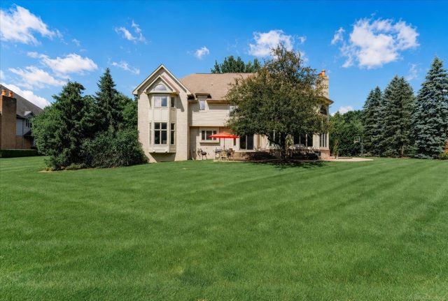 5539 Carrollton Court, Rochester, MI 48306