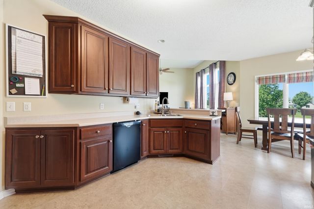 1209 Crooked Creek Parkway, Fort Wayne, IN 46845