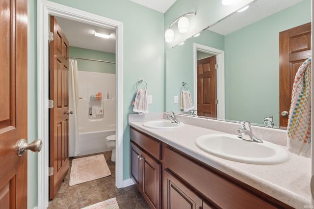 1209 Crooked Creek Parkway, Fort Wayne, IN 46845