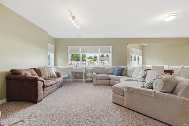 1209 Crooked Creek Parkway, Fort Wayne, IN 46845