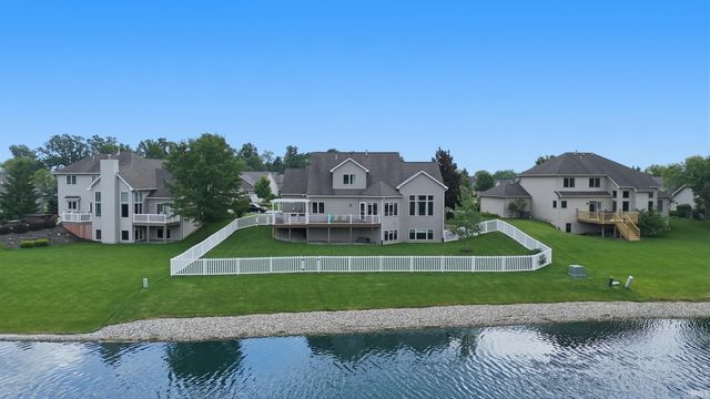 1209 Crooked Creek Parkway, Fort Wayne, IN 46845