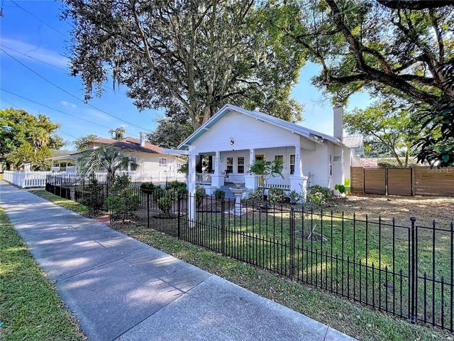 901 W BAKER STREET, Plant City, FL 33563