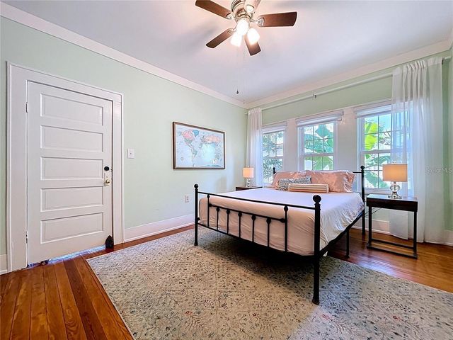901 W BAKER STREET, Plant City, FL 33563