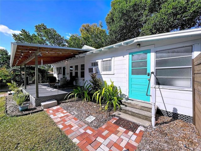 901 W BAKER STREET, Plant City, FL 33563
