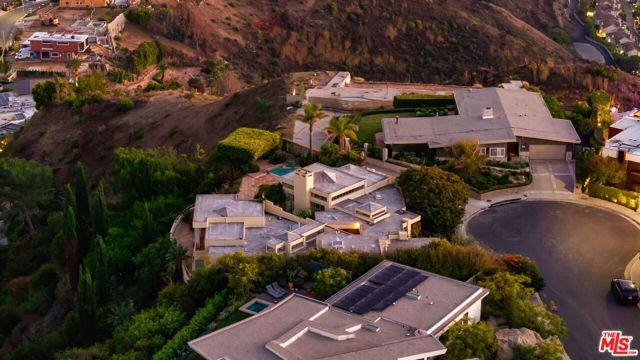 1058 Vista Grande Drive, Pacific Palisades (los Angeles), CA 90272