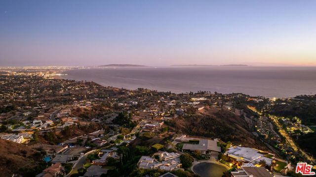 1058 Vista Grande Drive, Pacific Palisades (los Angeles), CA 90272