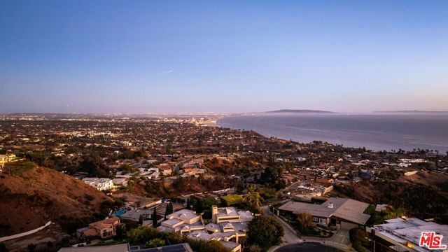 1058 Vista Grande Drive, Pacific Palisades (los Angeles), CA 90272