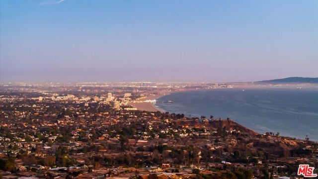 1058 Vista Grande Drive, Pacific Palisades (los Angeles), CA 90272