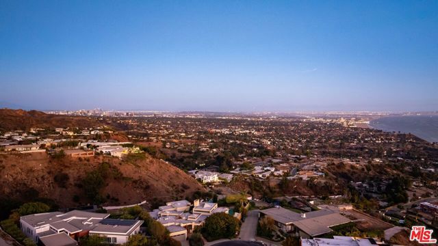 1058 Vista Grande Drive, Pacific Palisades (los Angeles), CA 90272
