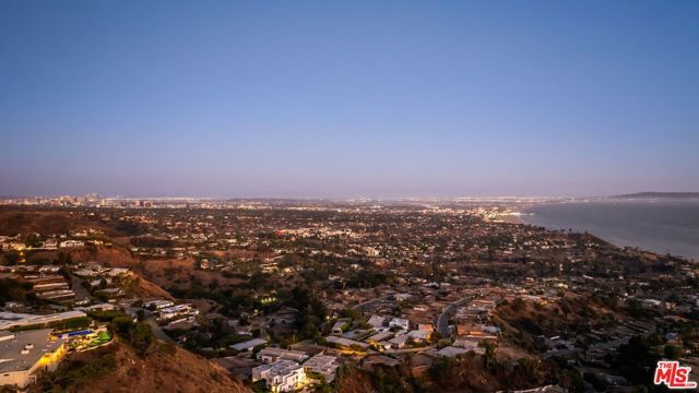 1058 Vista Grande Drive, Pacific Palisades (los Angeles), CA 90272