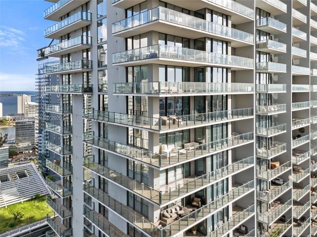 88 SW 7th St 3212, Miami, FL 33130