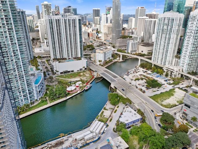 88 SW 7th St 3212, Miami, FL 33130