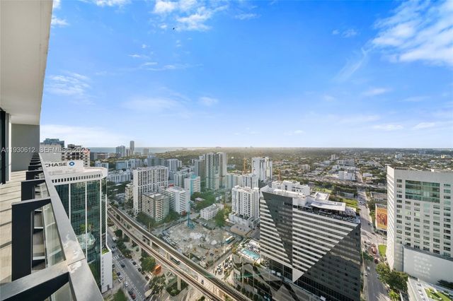 88 SW 7th St 3212, Miami, FL 33130