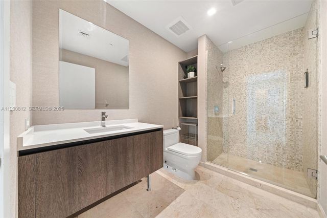 88 SW 7th St 3212, Miami, FL 33130