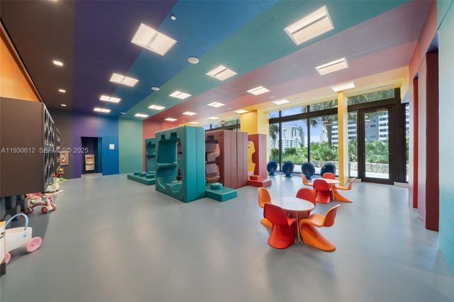 88 SW 7th St 3212, Miami, FL 33130