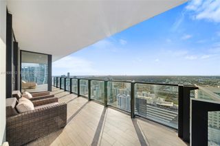 88 SW 7th St 3212, Miami, FL 33130