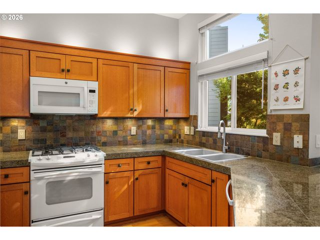 11261 Sw PINTAIL Loop, Beaverton, OR 97007