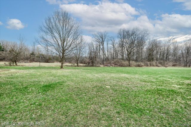 9055 N Island Drive, Flushing Charter Township, MI 48433
