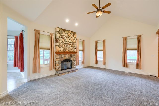 9055 N Island Drive, Flushing Charter Township, MI 48433
