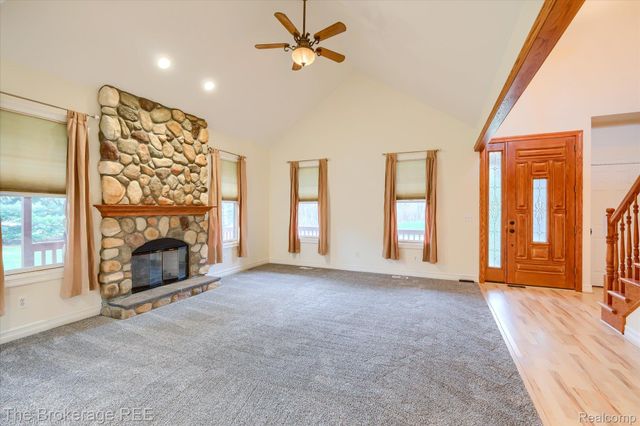 9055 N Island Drive, Flushing Charter Township, MI 48433