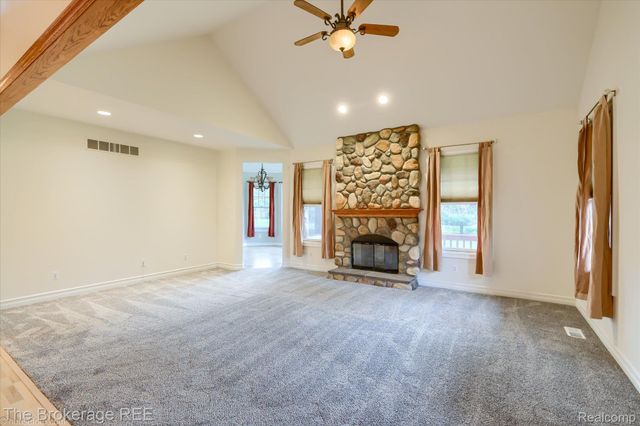 9055 N Island Drive, Flushing Charter Township, MI 48433