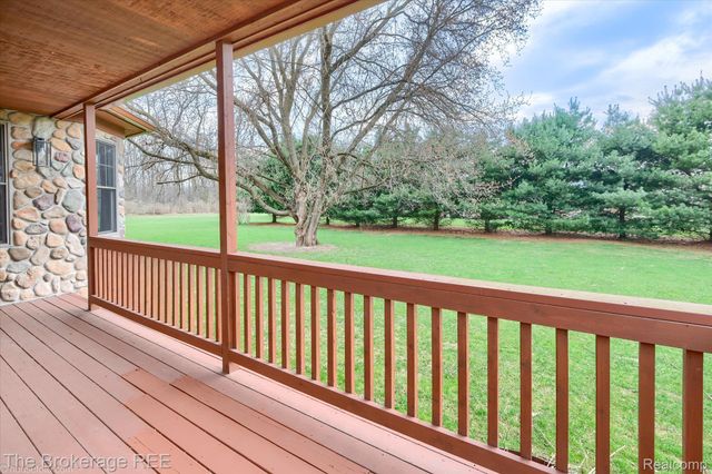 9055 N Island Drive, Flushing Charter Township, MI 48433