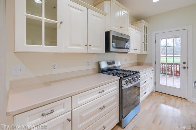 9055 N Island Drive, Flushing Charter Township, MI 48433