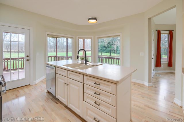 9055 N Island Drive, Flushing Charter Township, MI 48433