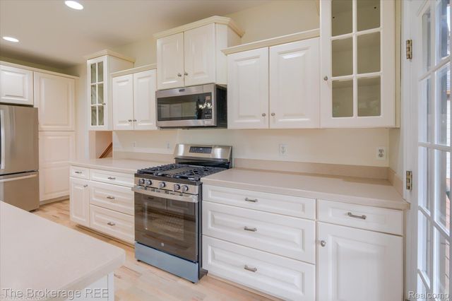 9055 N Island Drive, Flushing Charter Township, MI 48433