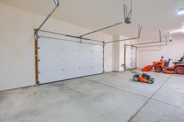 9055 N Island Drive, Flushing Charter Township, MI 48433