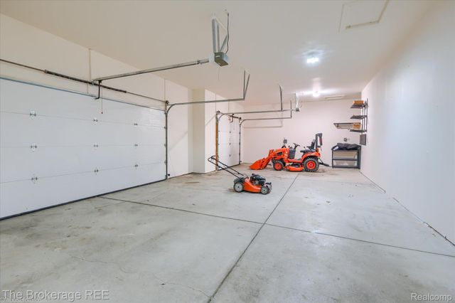 9055 N Island Drive, Flushing Charter Township, MI 48433