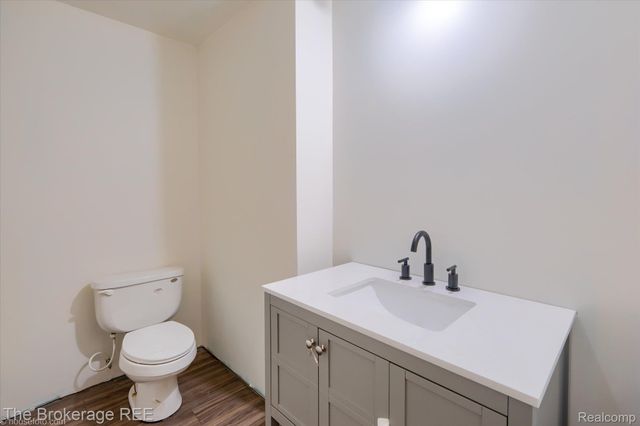 9055 N Island Drive, Flushing Charter Township, MI 48433