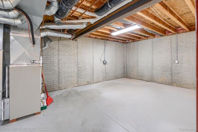 9055 N Island Drive, Flushing Charter Township, MI 48433